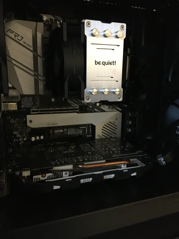 The GPU works just fine in the chipset PCIe slot, albeit at lower performance.