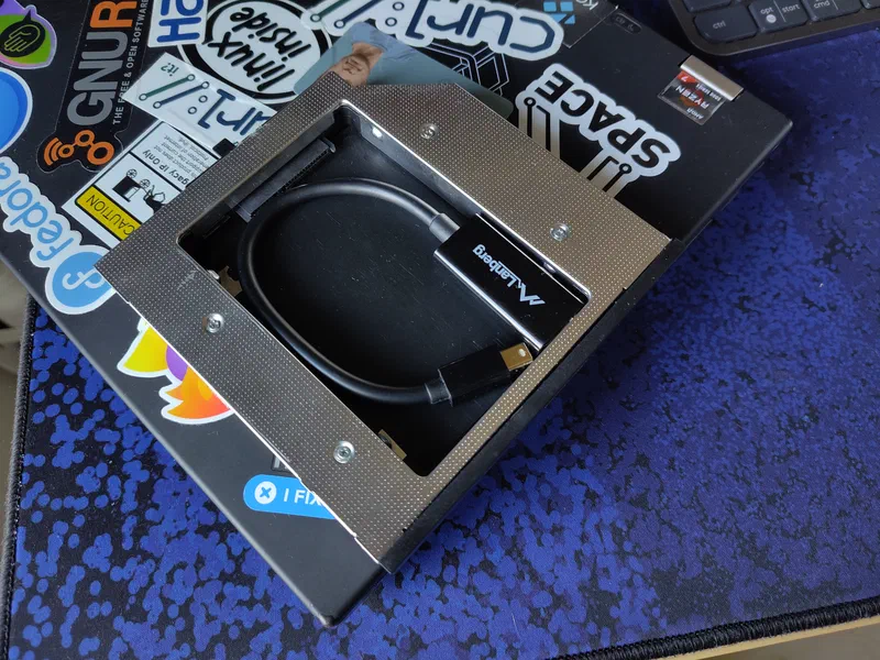 It's a snug fit so it doesn't fall out.
