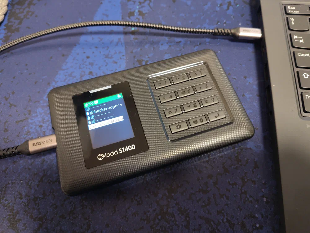 IODD ST400 with one virtual disk mounted.