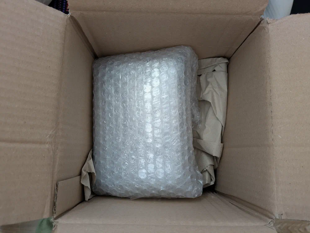 Drives were wrapped in bubble wrap, with the drives themselves also separated with a few layers of it for maximum
protection.