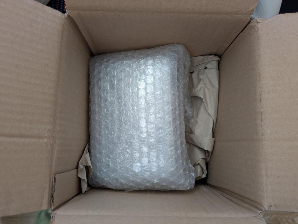 Drives were wrapped in bubble wrap, with the drives themselves also separated with a few layers of it for maximum
protection.