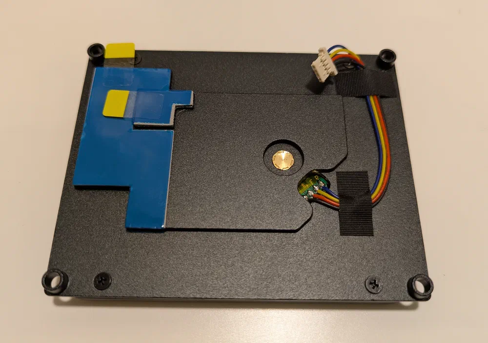 The bottom of the active cooler.