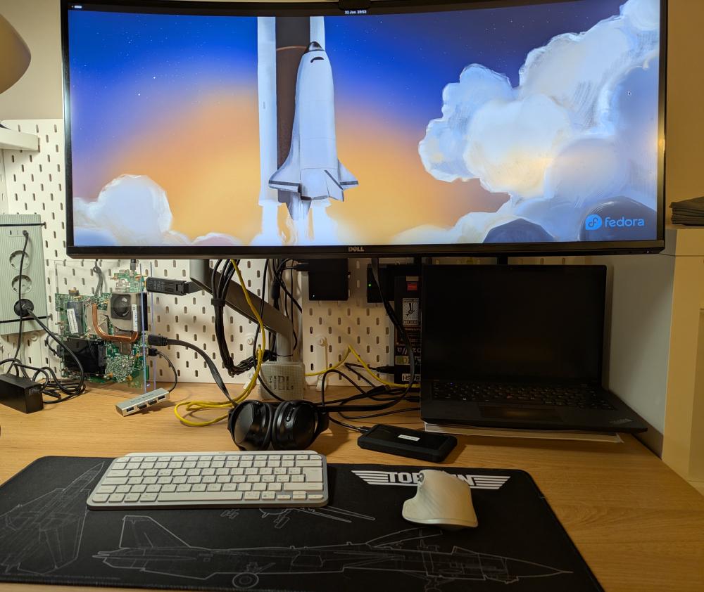 It's booting Linux!