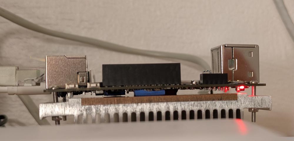 Two out of three chips have adequate cooling. Whoops.